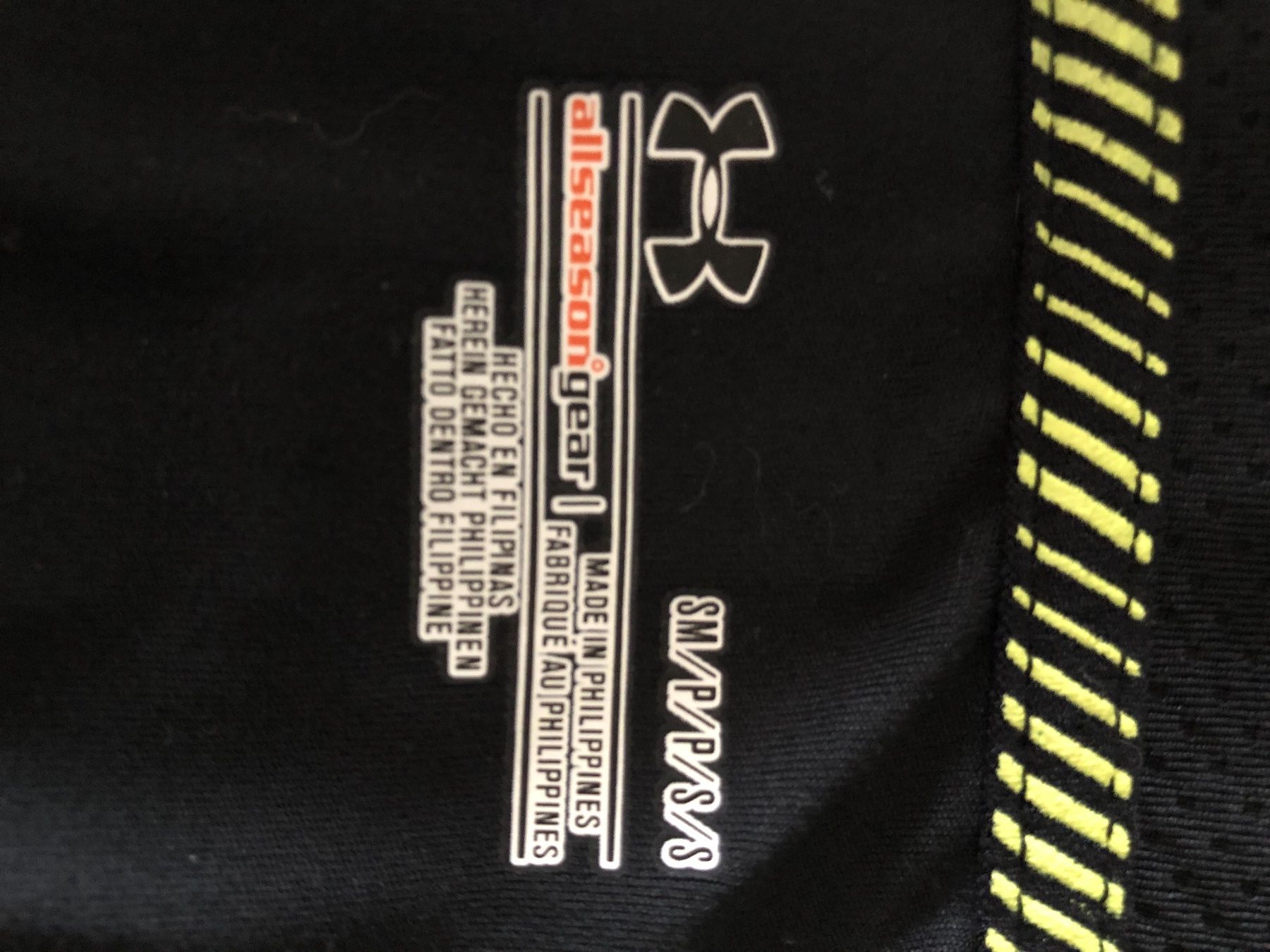 T-shirt: Running Shirt Under Armour – Nuovo (secondo la descrizione) da Jenins venduto da Pocahontas013 2