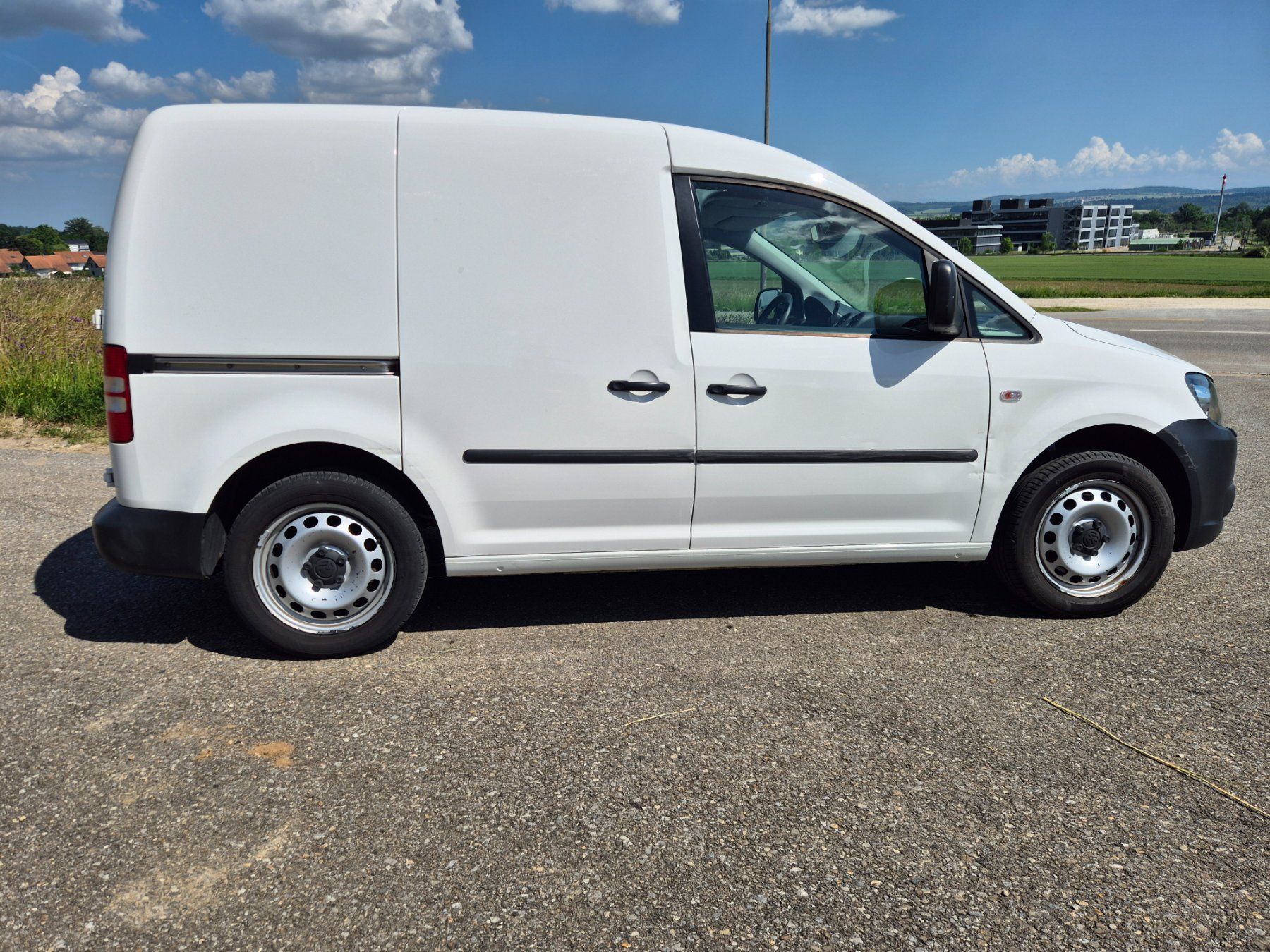 VW Veicoli commerciali: Vw Caddy 2.0diesel Automat – Usato da Grenchen venduto da Andreeandr