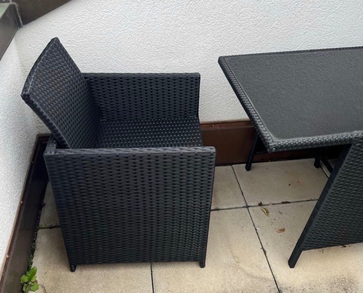 Set di tavolo e panche: Rattan tisch mit 2 Stühle – Usato da Zürich venduto da Privat4444 1