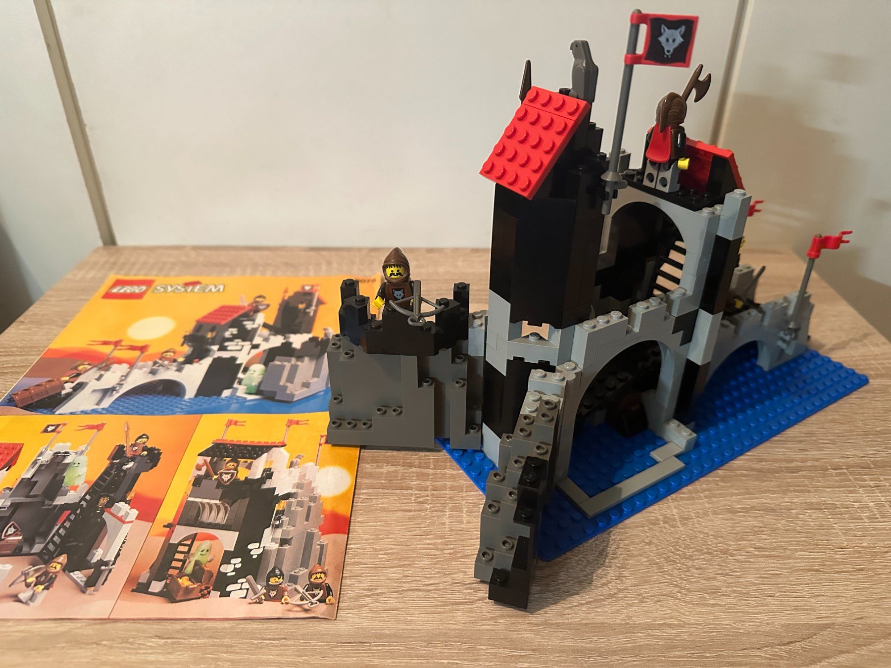 Lego Kit di costruzioni: LEGO Ritter 6075 Wolfpack Tower – Usato da Basel venduto da Don-Angel 2