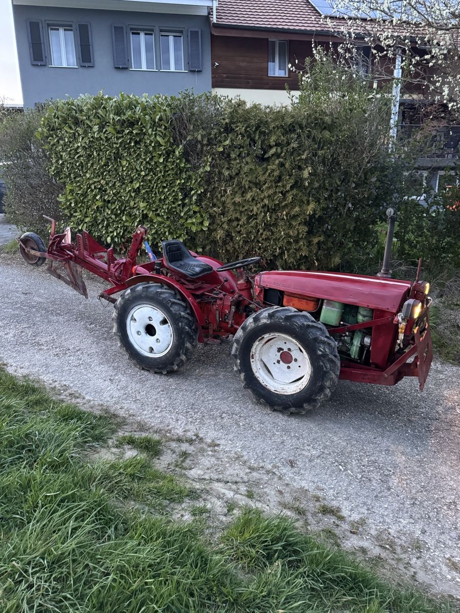 Holder Trattori: Tracteur  – Usato da St-Aubin FR venduto da paj_5vn2