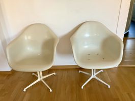 Eames Armchair. La fonda base