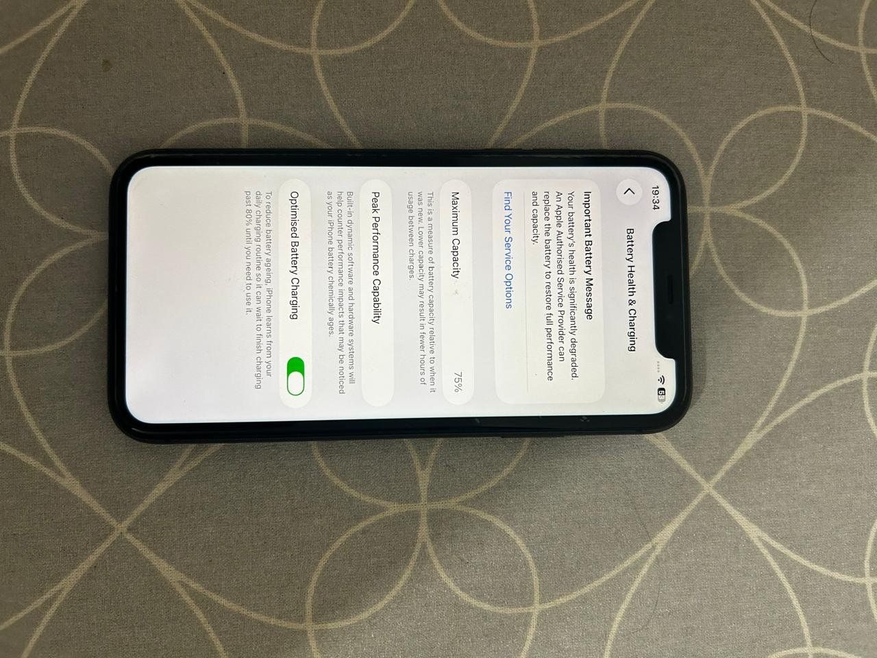 Apple Telefoni cellulari / Smartphones: iPhone 11/ 64 GB/iOS 26.6 – Usato da Basel venduto da rat_7r5v 7