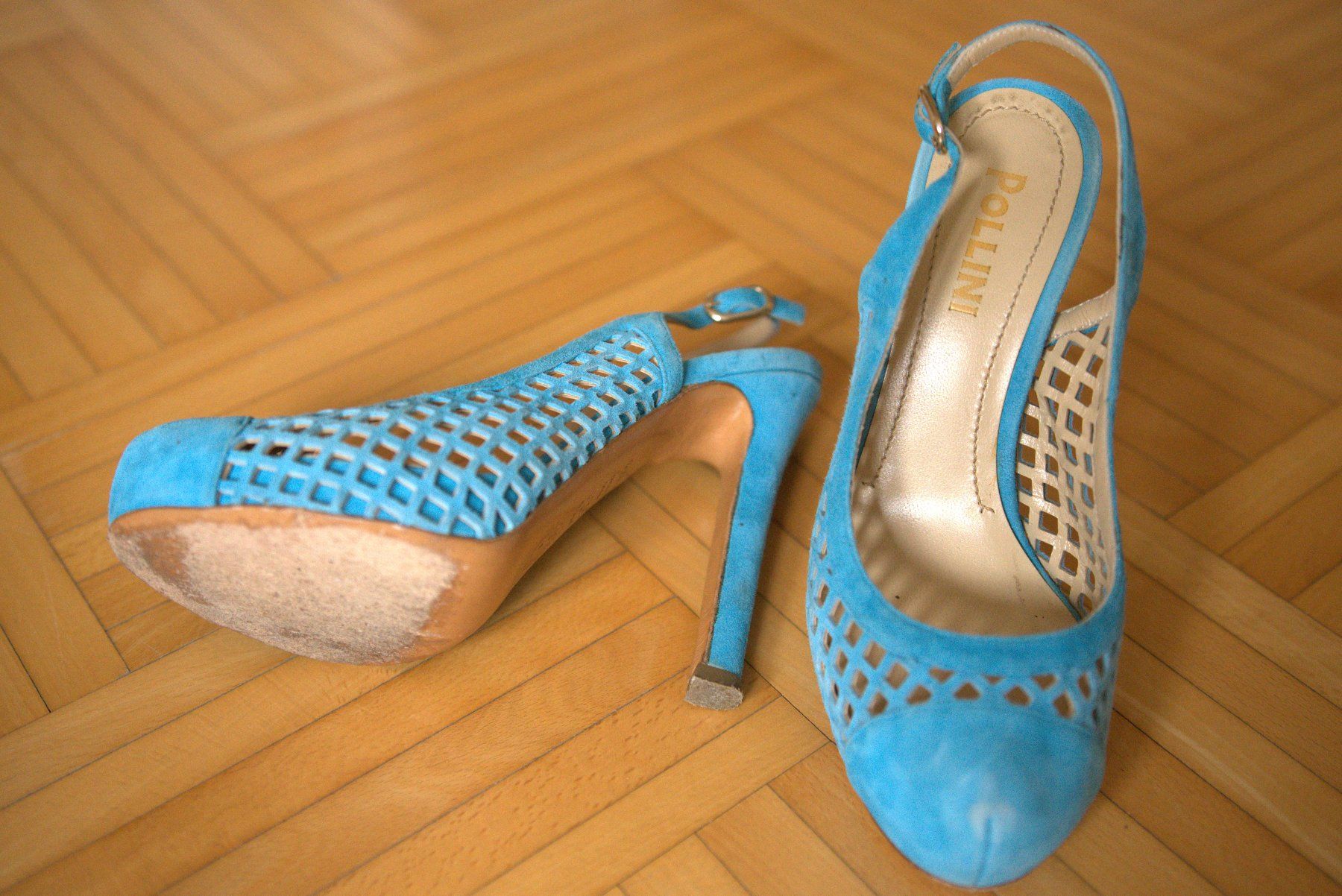 Scarpe da donna: Hellblaue Wildleder Sandalen Gr. 37.5 Frühling / Pollini – Usato da Romanshorn venduto da SwissEnn 5