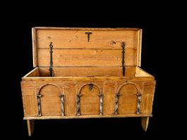 Schöne Barock- Truhe aus Urnäsch im Appenzellerland