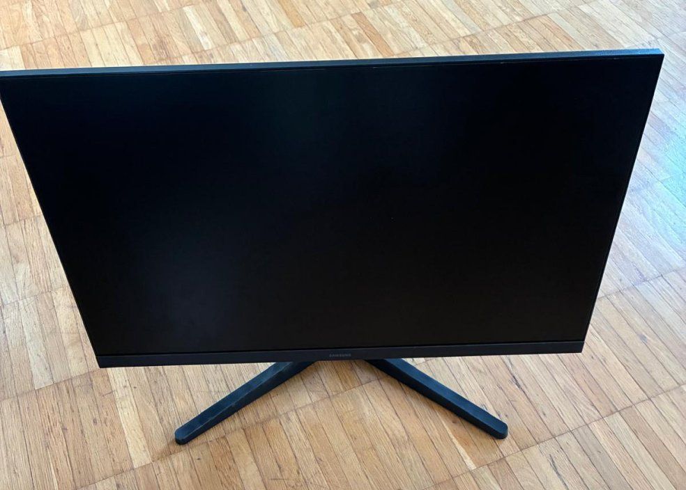 Samsung Ecrans: Samsung S24C314EAU 24" Monitor – D'occasion à Zürich par hof_8tzb