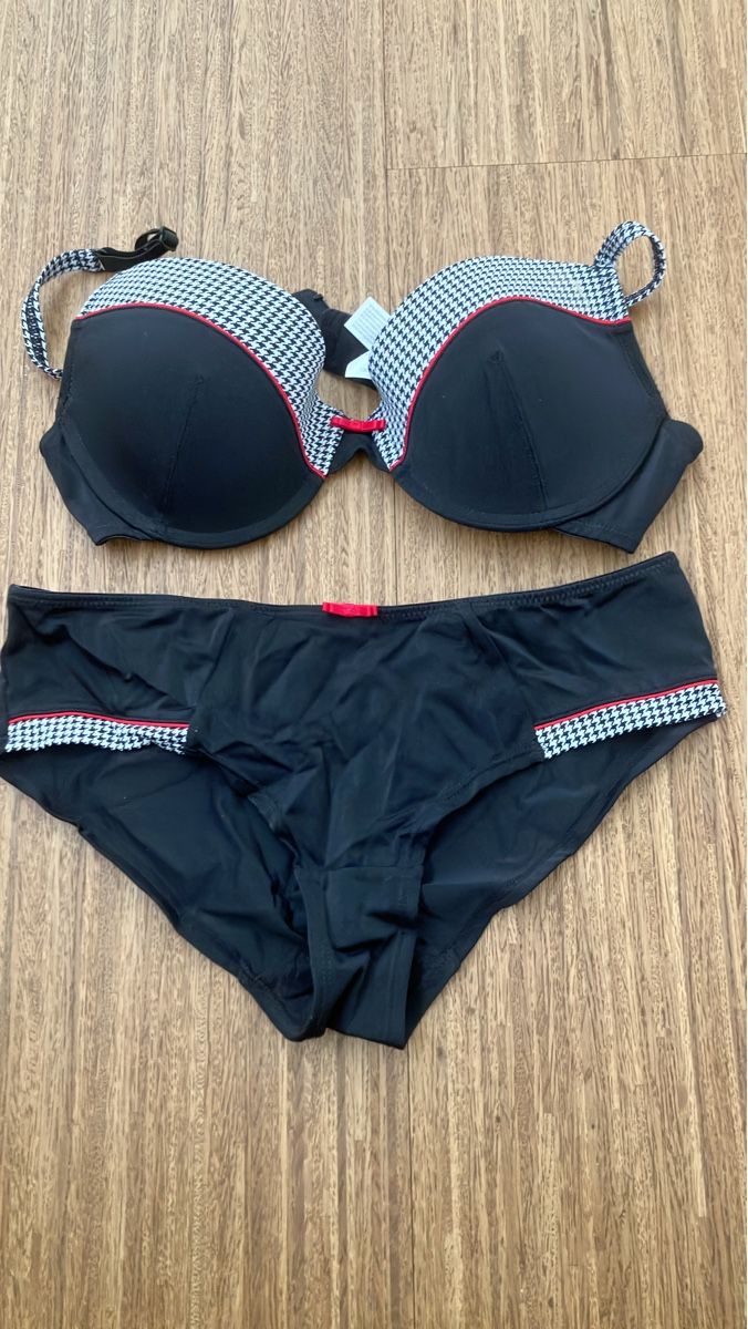 Autres dessous: Set schwarz Grösse 38/40 neuwertig – D'occasion à Ruggell par VegasGirl