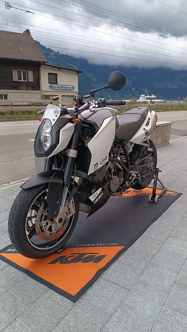 KTM Strada: KTM 990 Superduke Rottweiler – Usato da Flüelen venduto da Iwi5 3