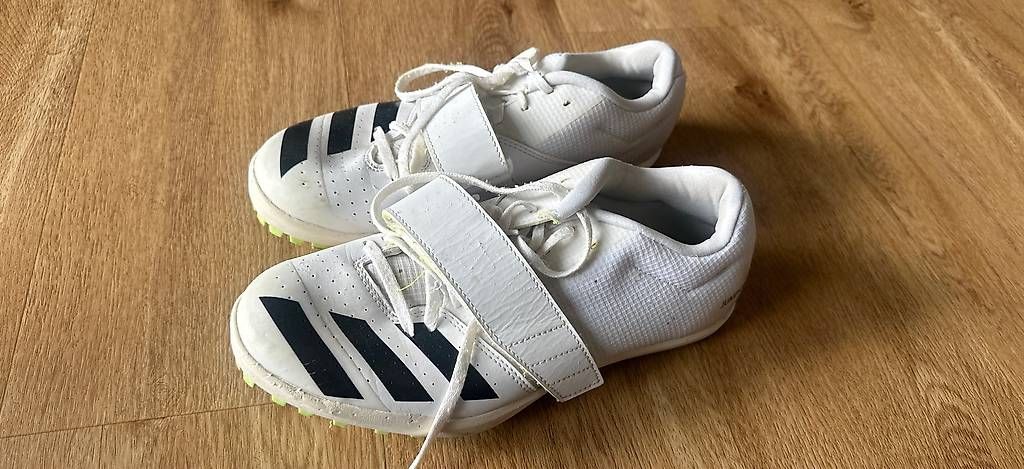 Scarpe da uomo: Nagelschuh Weitsprung/Stabhochsprung – Usato da Mümliswil venduto da Patrizia082
