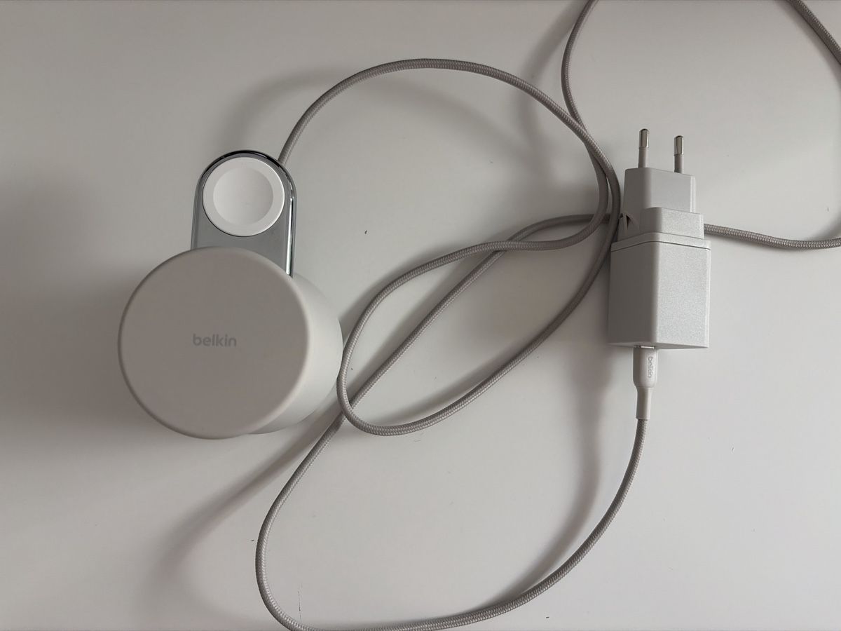 Belkin Caricabatterie: Wireless Magsafe Charger 2in1 – Nuovo (secondo la descrizione) da St.Gallen venduto da SU2