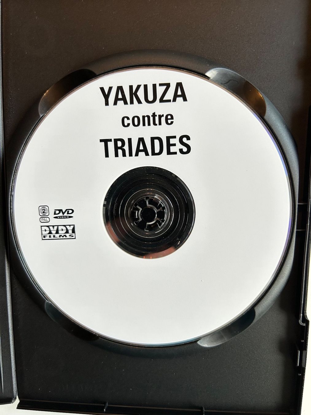 Tutti i DVDs: YAKUZA CONTRE TRIADES – Usato da St-Cierges venduto da Crisi53 2