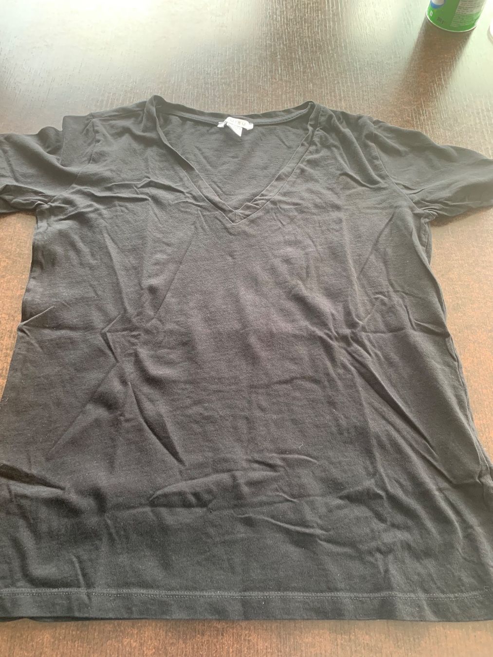 Blusen, T-Shirts & Tops: T-shirt noir taille XS – Gebraucht aus Domdidier von qatar1973