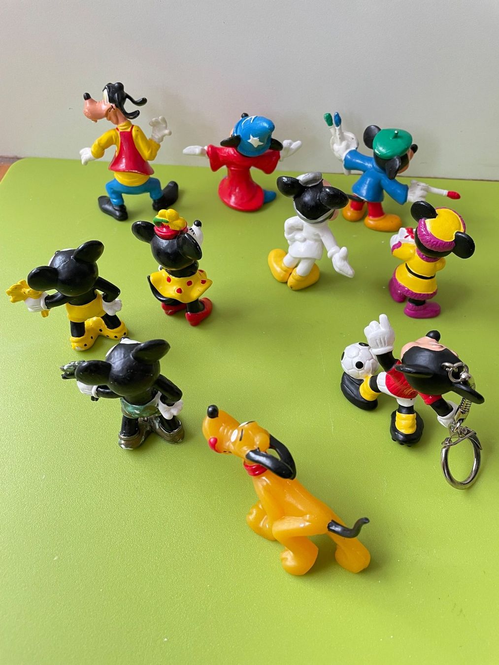 Disney Statuette: 10x 80er Disney Comic Figur Mickey Minnie Goofy Pluto Bully – Usato da Gossau SG venduto da entwederoder 1