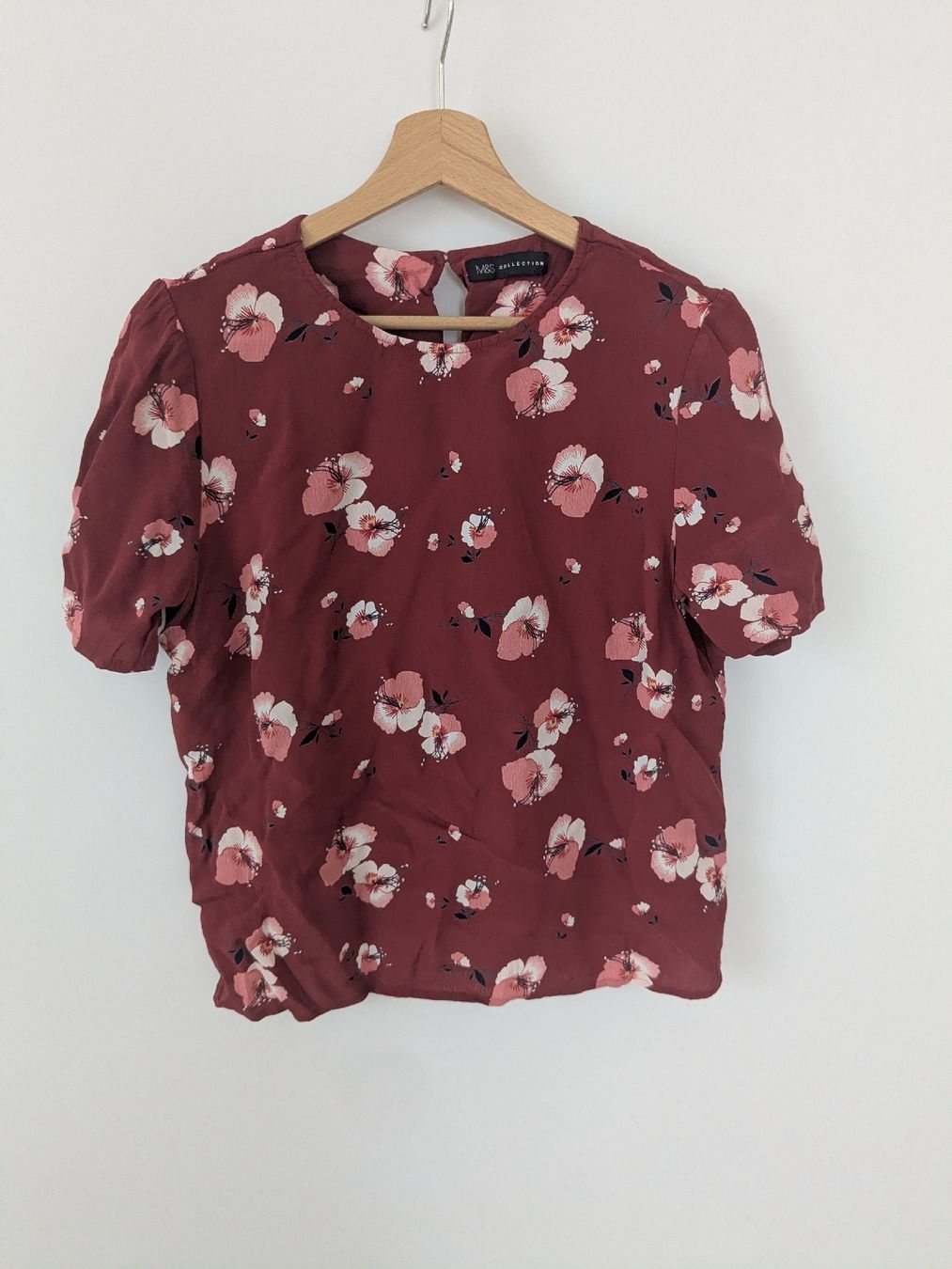 Chemisiers: Bluse M&S Collection Blumenmuster rot Grösse S – D'occasion à Rorschach par olg_5qq2 1