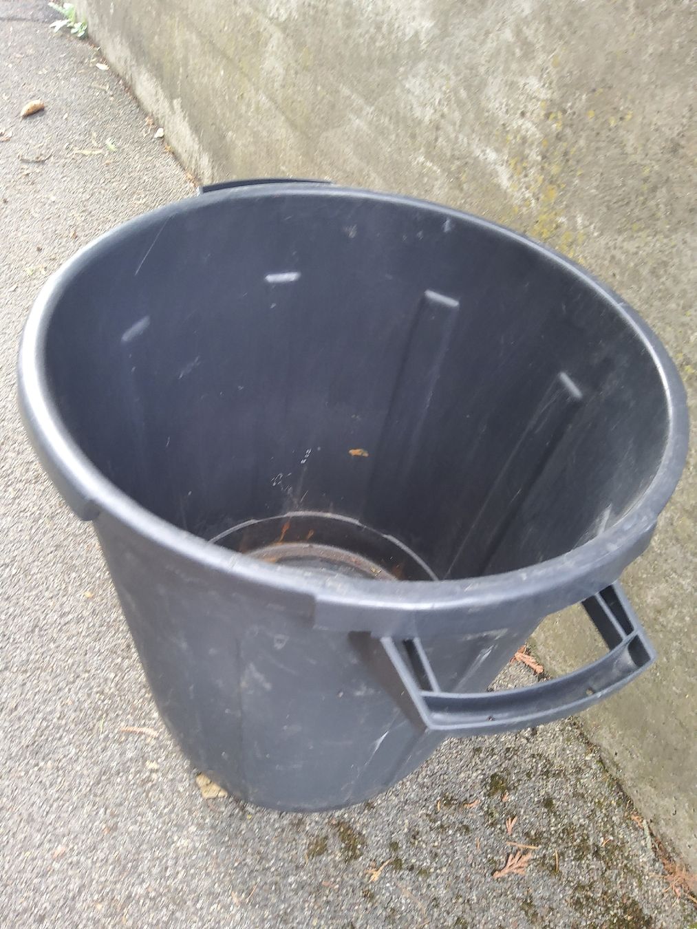Recipients et similaires: Grosser Kunststoffbehälter mit Griffen – D'occasion à Winterthur par eob_fw5j 7