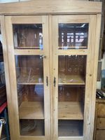 Rustikaler Vintage-Buffetschrank, Glasvitrine, massiv Holz!