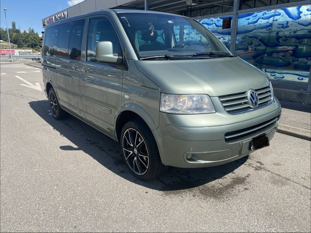 VW Autos: Volkswagen Multivan T5 – D'occasion à Neyruz FR par patchass