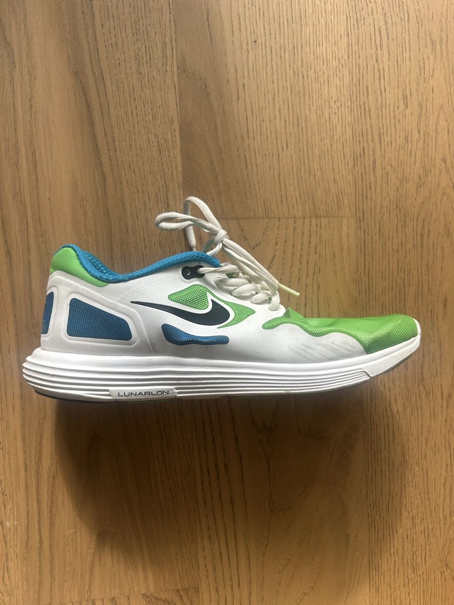 Nike Chaussures hommes: Nike Lunar Flow+  – D'occasion à Zürich par Kcampos