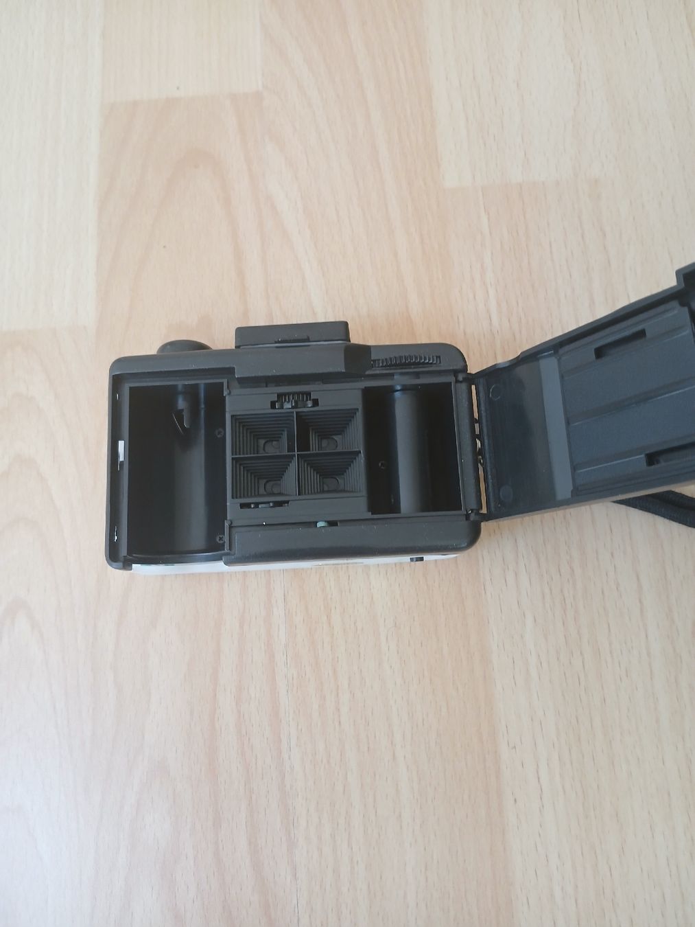 Fotocamera: Analog Kamera – Usato da Zürich venduto da deepee25 2