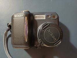 Nikon Coolpix 885 inkl Akku, CF Karte 256 MB