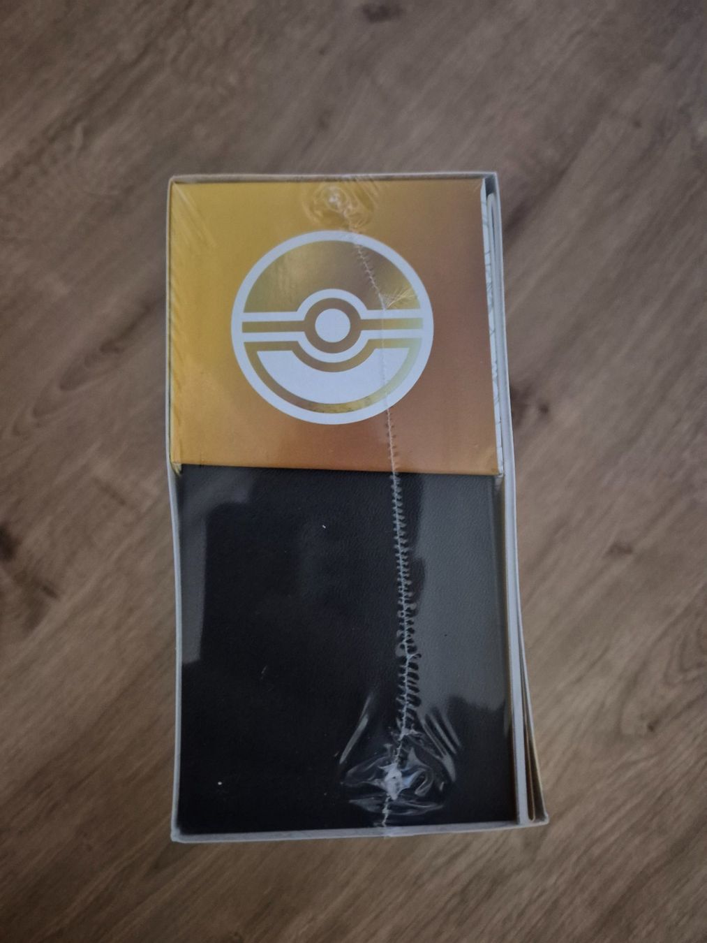 Pokémon Carte collezionabili: Elite Trainer Box Pokemon 30th celebration – Nuovo e nell'imballaggio originale da La Chaux-de-Fonds venduto da luc_88zy 3