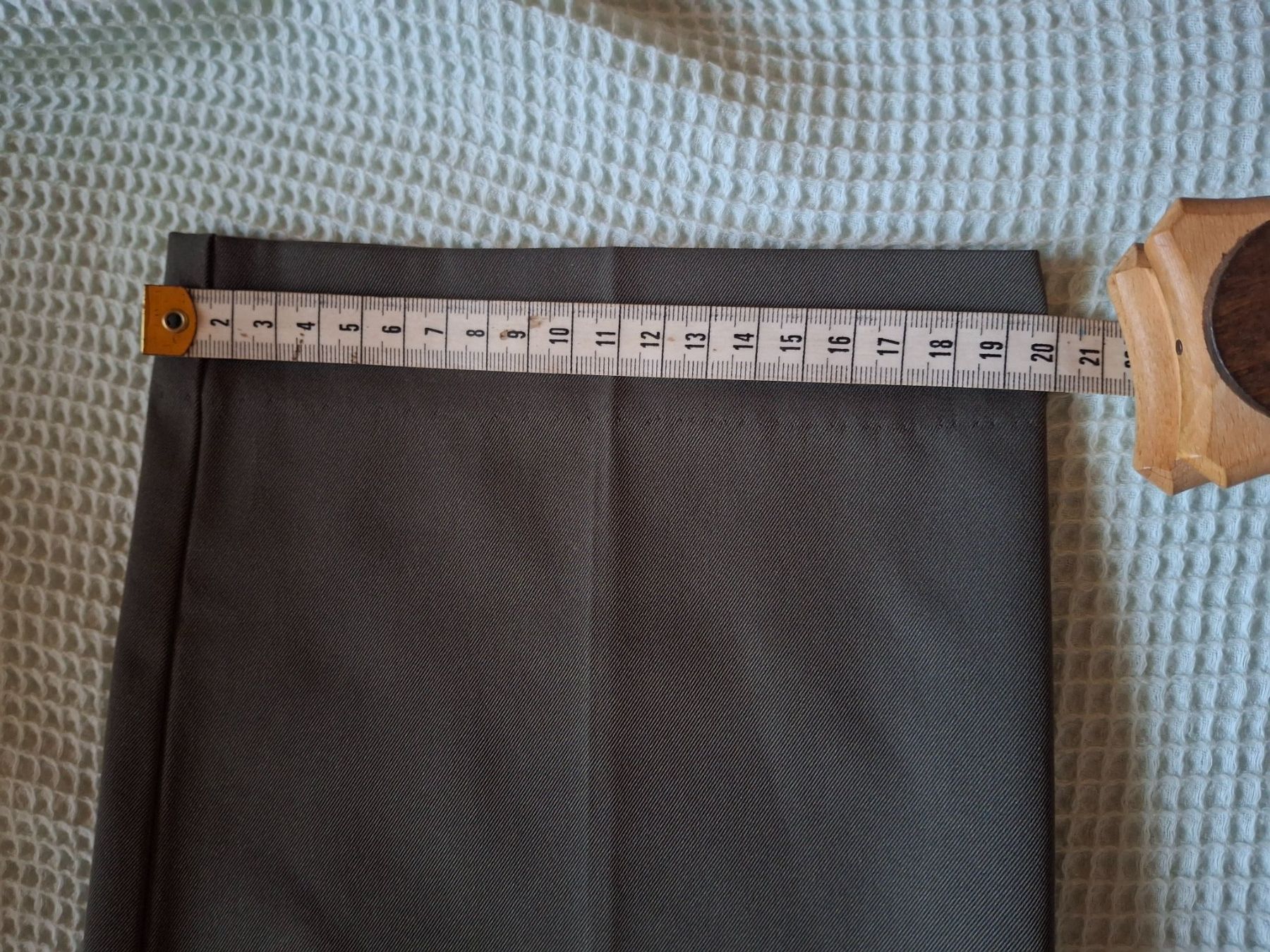 H&M Pantaloni: Pantalon taille 42 marque H&M – Usato da Villiers venduto da san_jn5w 9