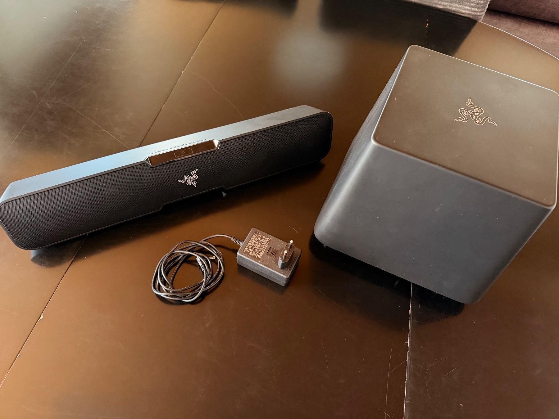 Razer Haut-parleurs: Razer Leviathan Soundbar mit Subwoofer & Bluetooth – D'occasion à Oberhofen Thun'see par SaveBigBuyFast
