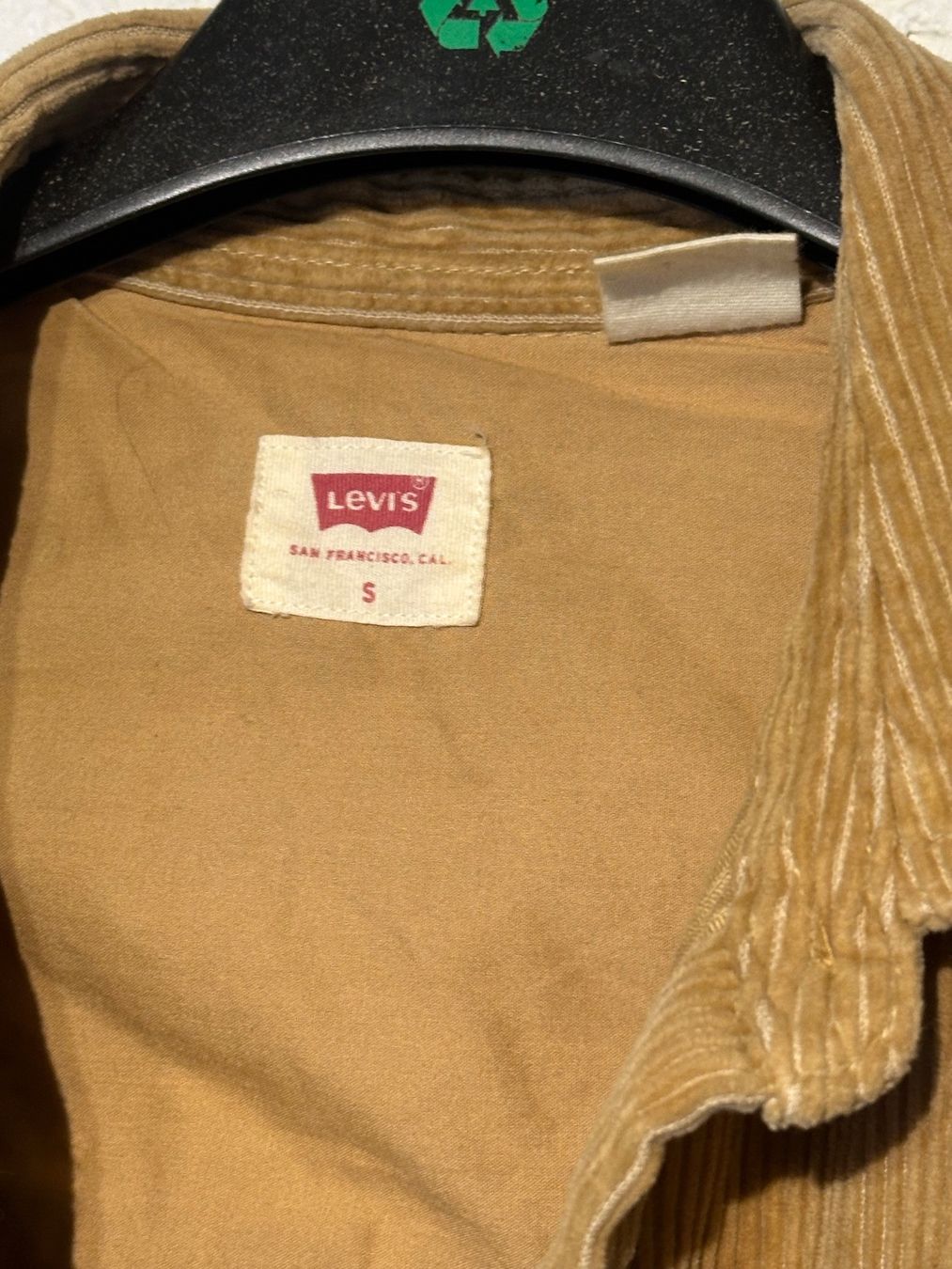 Levi's Camicie: Levi's Cordhemd braun Grösse S – Usato da Lauterbrunnen venduto da zepa 1