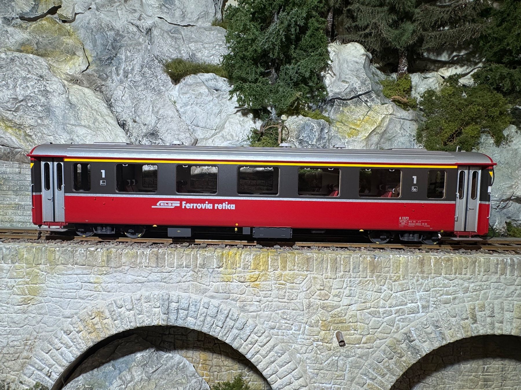 Modelleisenbahnen: Model Rail EW III, Bernina, Om – Gebraucht aus Krummenau von ferrotech