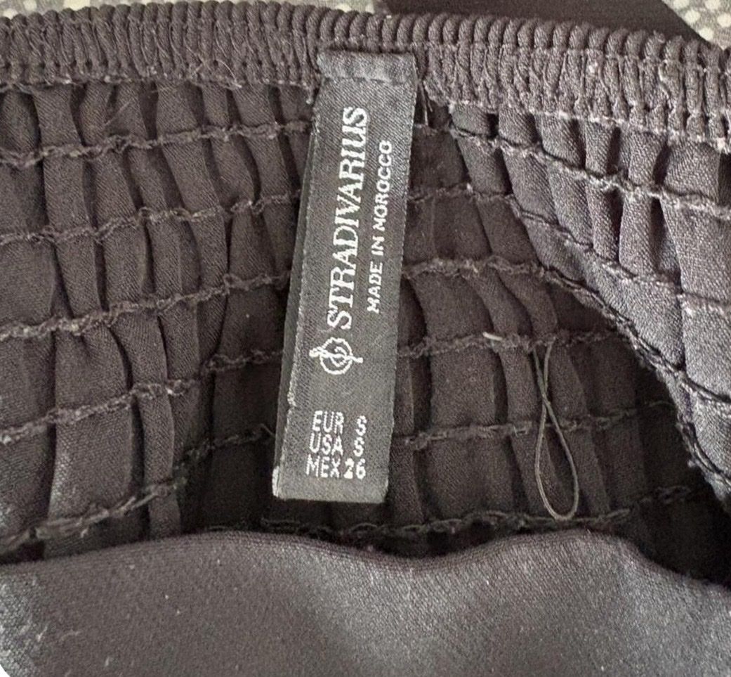 Stradivarius Top: haut noir style corset  – Usato da Ardon venduto da loanneroch 1