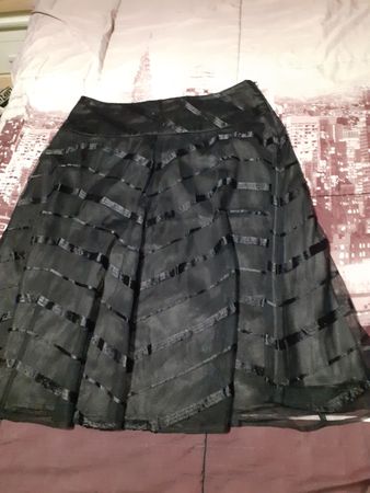 Damen Rock schwarz mit Streifenmuster knielang gebraucht