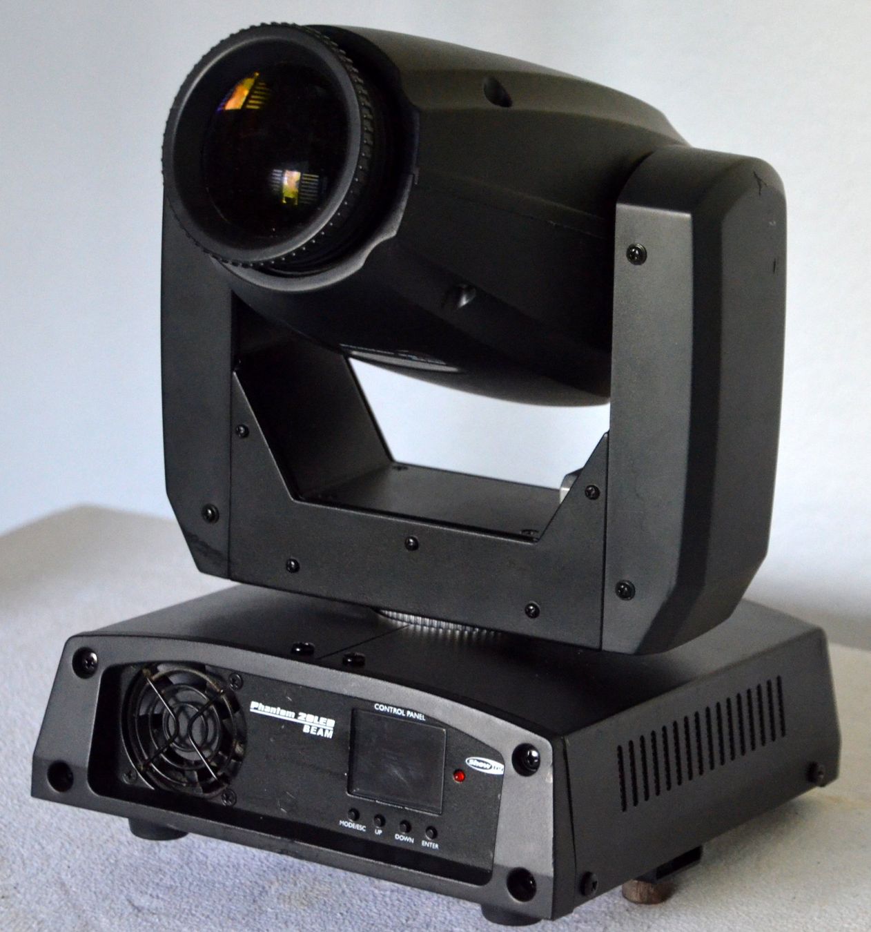 Showtec Lampade: ShowTec Phantom 20 LED Beam – Usato da Collonges venduto da arashee