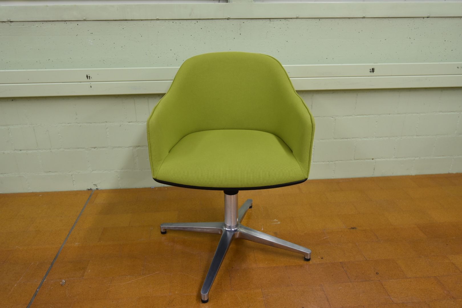 Vitra Stühle: Designer Softshell Chair auf Viersternfuß Vitra – Gebraucht aus Lichtensteig von Polsterwerk 1