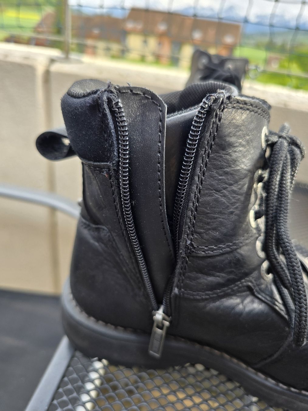 Harley-Davidson Scarpe da donna: Harley Lederstiefel – Usato da Toffen venduto da Eagleseye17 2