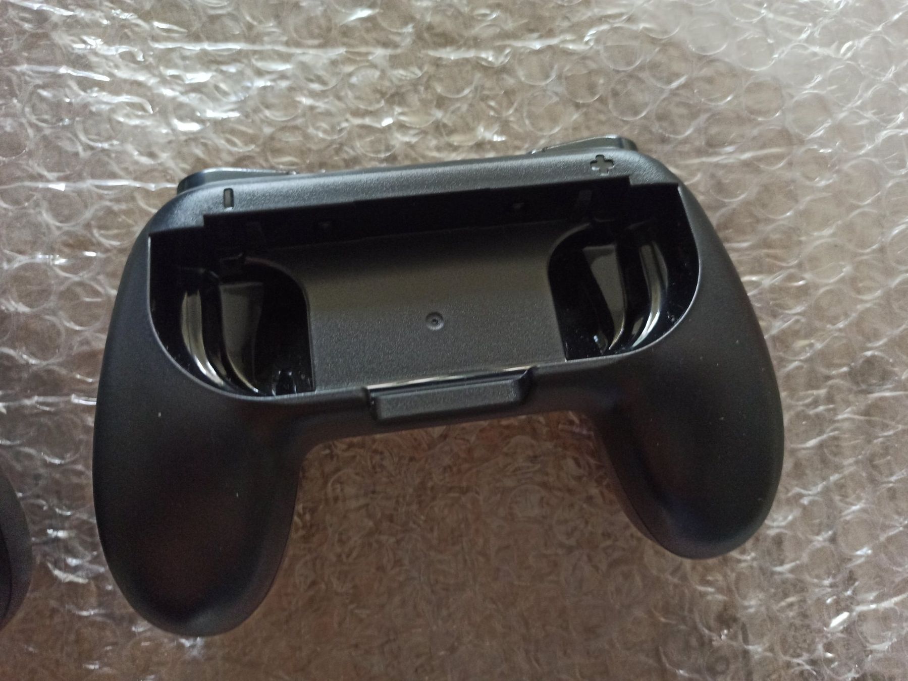 Nintendo Controller: 2x Joy-Con Controller Grips / Halterungen Nintendo Switch – Usato da Oberweningen venduto da mar_87mx 2