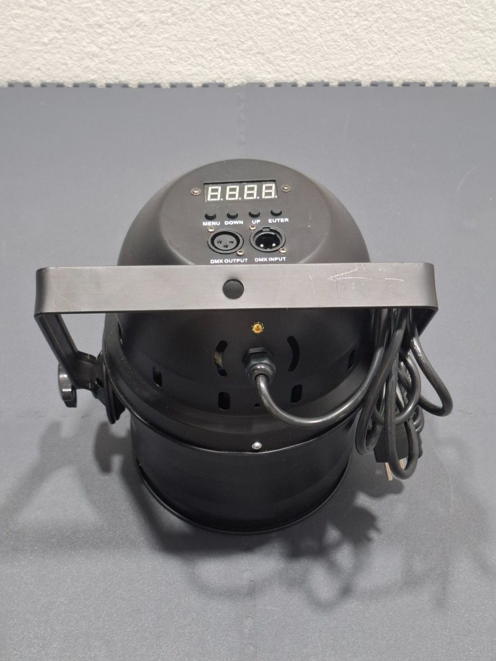 Lampade: Projecteur LED DMX scène par 54 LED – Usato da Villars-Ste-Croix venduto da pau_8fls 6