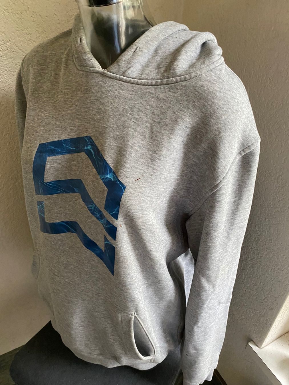Pullover & Sweatshirts: semintri Hoodie Grösse XL – Gebraucht aus Allenwinden von Obalu 1