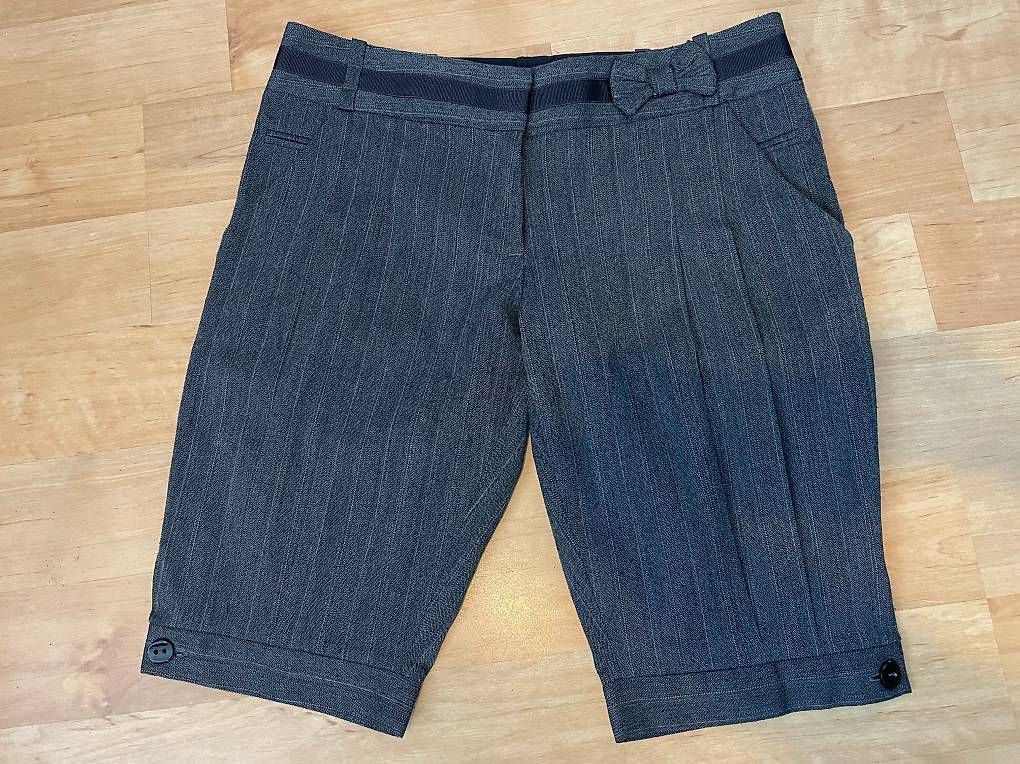 Pantaloni: Aussergewöhnliche Hose Gr. M – Usato da Willisau venduto da ani_gtk8