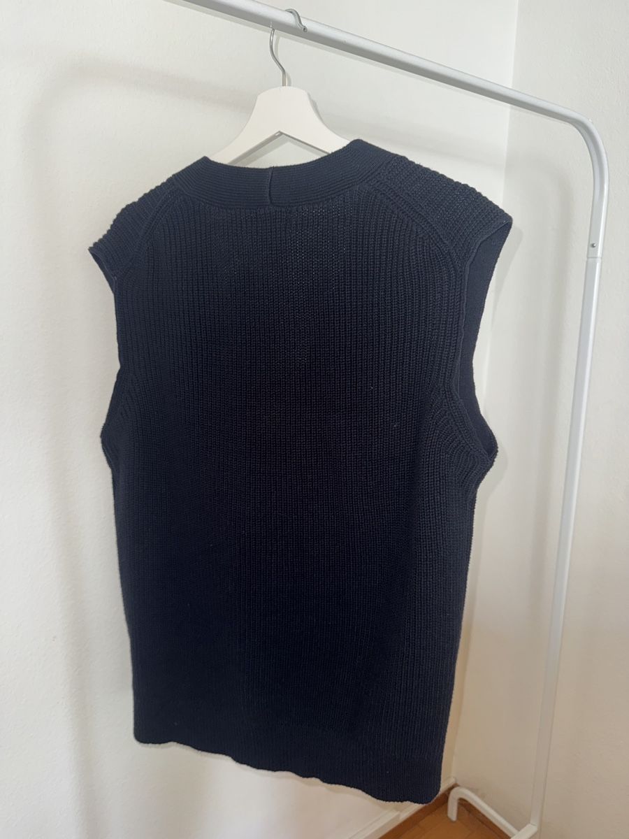 H&M Gilet & Giacche senza maniche: Strickweste dunkelblau Grösse M neuwertig – Usato da Zürich venduto da s.o13 3