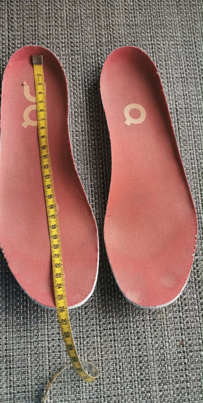 On Chaussures femmes: On Schuhe Gr 40,5 – D'occasion à Widen par didy82 9