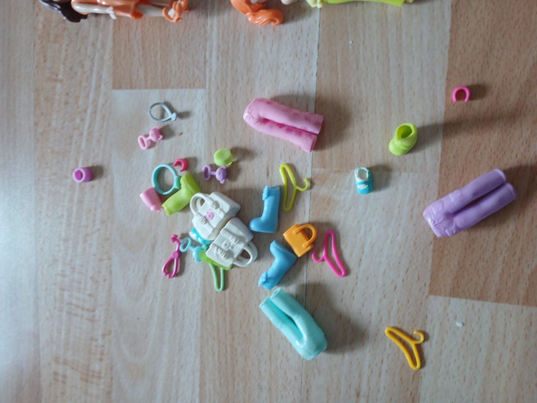 Polly Pocket Giocattoli: Polly Pocket Set mit Modegeschäft – Usato da Bärschwil venduto da kik_c28v 4