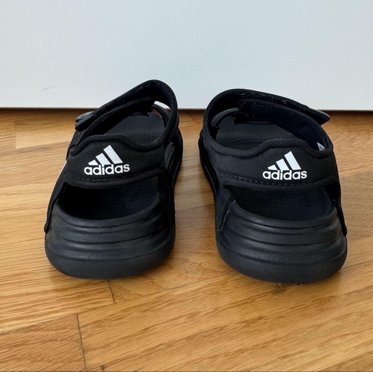 Adidas Scarpe per ragazzi: Adidas Sandalen Gr. 28 – Usato da Flumenthal venduto da Krajan 1