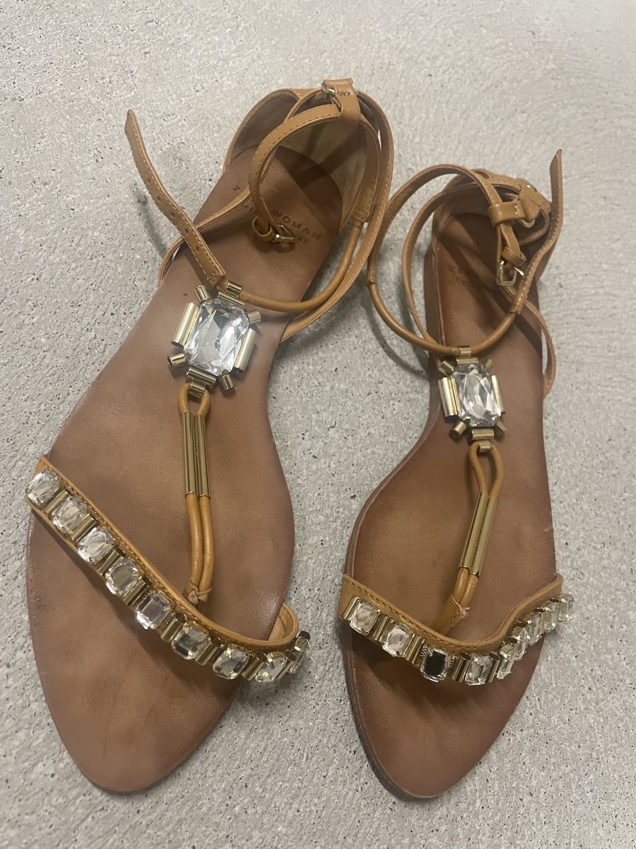 Zara Damenschuhe: Zara Sommersandalen Camelfarbe mit Steinen – Gebraucht aus Lausen von san_ddq5