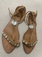 Zara Sommersandalen Camelfarbe mit Steinen