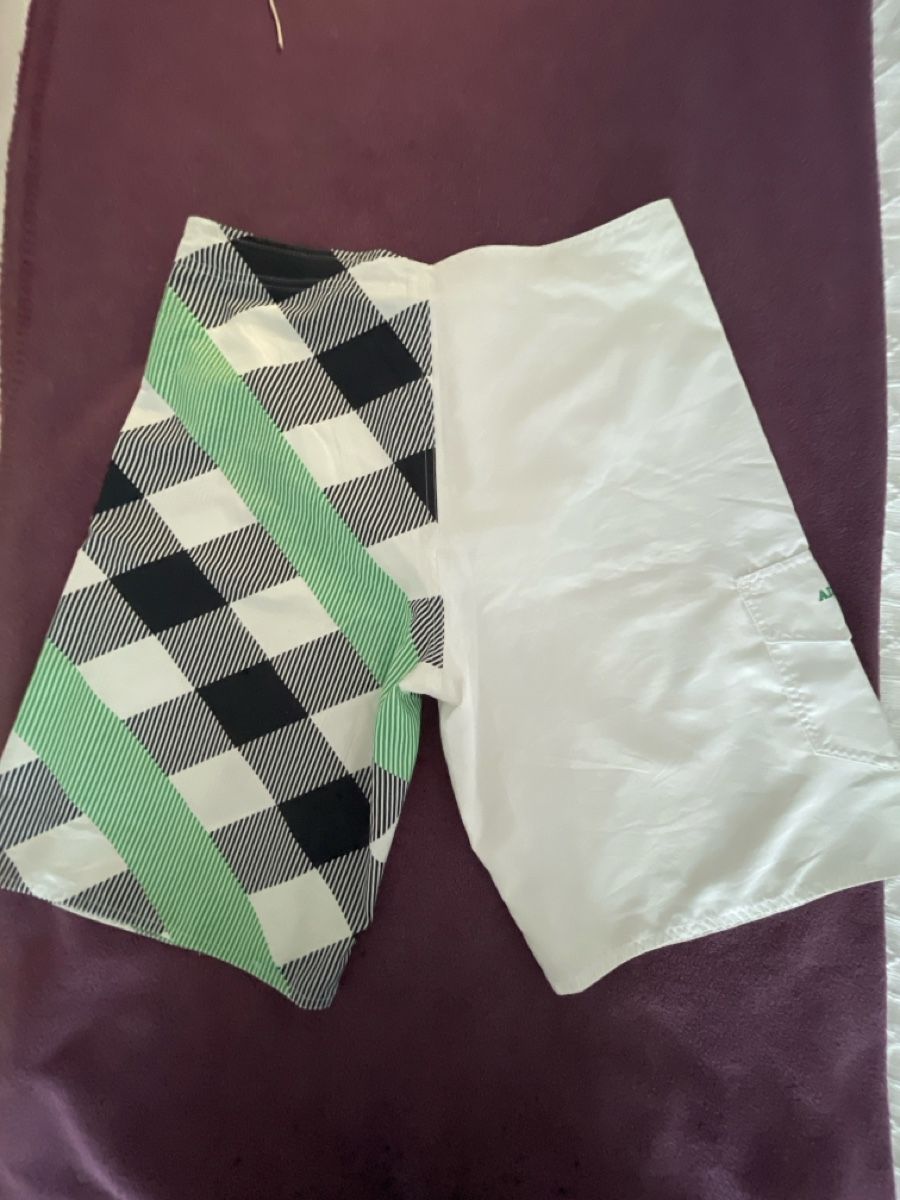 Badehosen: Mana Adventure swim shorts, size L, geometric pattern. – Gebraucht aus Winterthur von shp_xcc5 5
