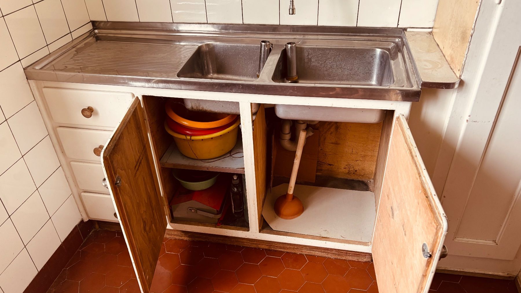 Credenze: Küchenbüffet mit Spülkombination gebraucht – Usato da Zürich venduto da Jdbg 3