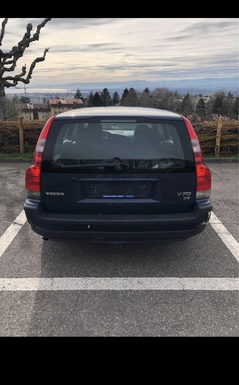 Volvo Autos: Volvo V70 D5 – D'occasion à Cugy VD par feu_yk9l 1