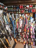 Equipement ski complet - Skis, chaussures, casques, bâtons..