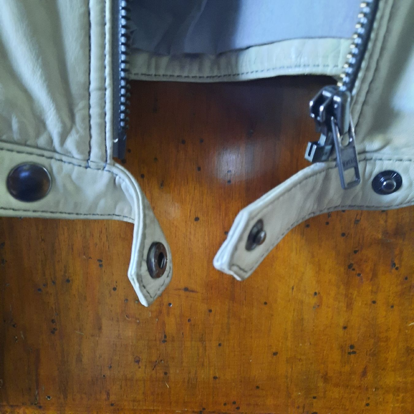 Vestes: Lederjacke Damen von Sissy-Boy, Grösse M – D'occasion à Mönchaltorf par Espressina 3