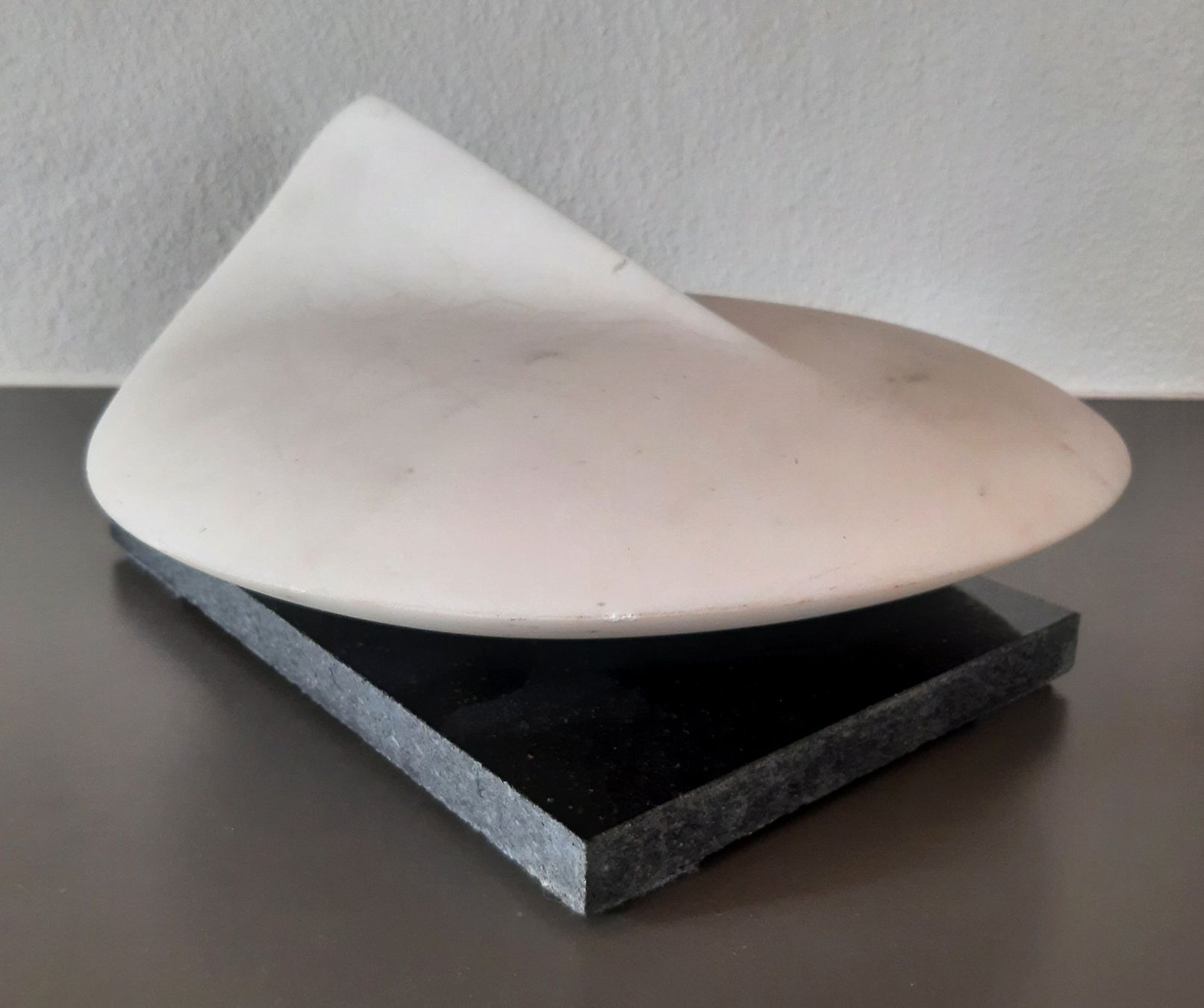 Sculture & Statue: Abstrakte modernistische Marmor Skulptur – Usato da Arbon venduto da torso444